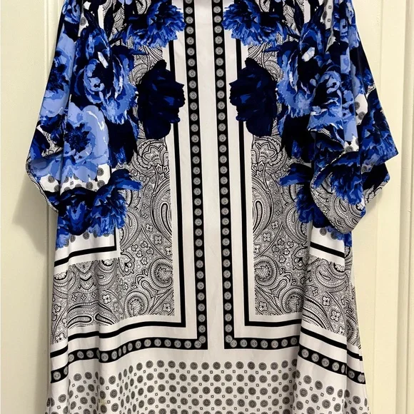 Floral Blue and Black Women's Top - Picture 3 of 4